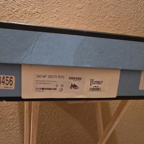 Gucci Flashtrek Sneakers - Picture 6 of 6